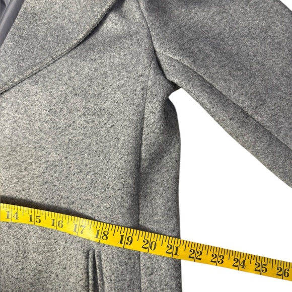 Andrew Marc Women’s Notch Collar 3-Button Coat size Medium - Picture 11 of 16